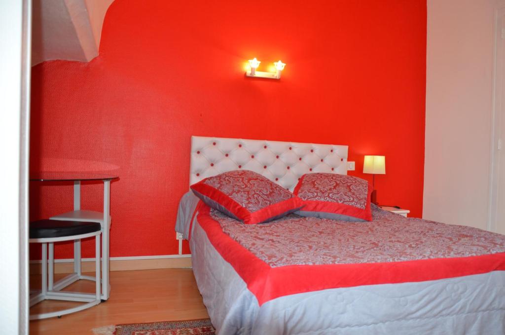 Hotel La Tour - Grande Chambre Lits Jumeaux