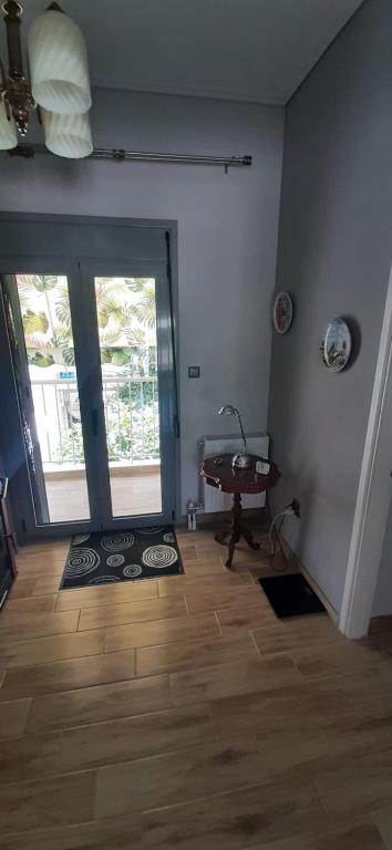 Fotografie z fotogalerie ubytování Stylish apartment close to Rafina port v destinaci Rafina