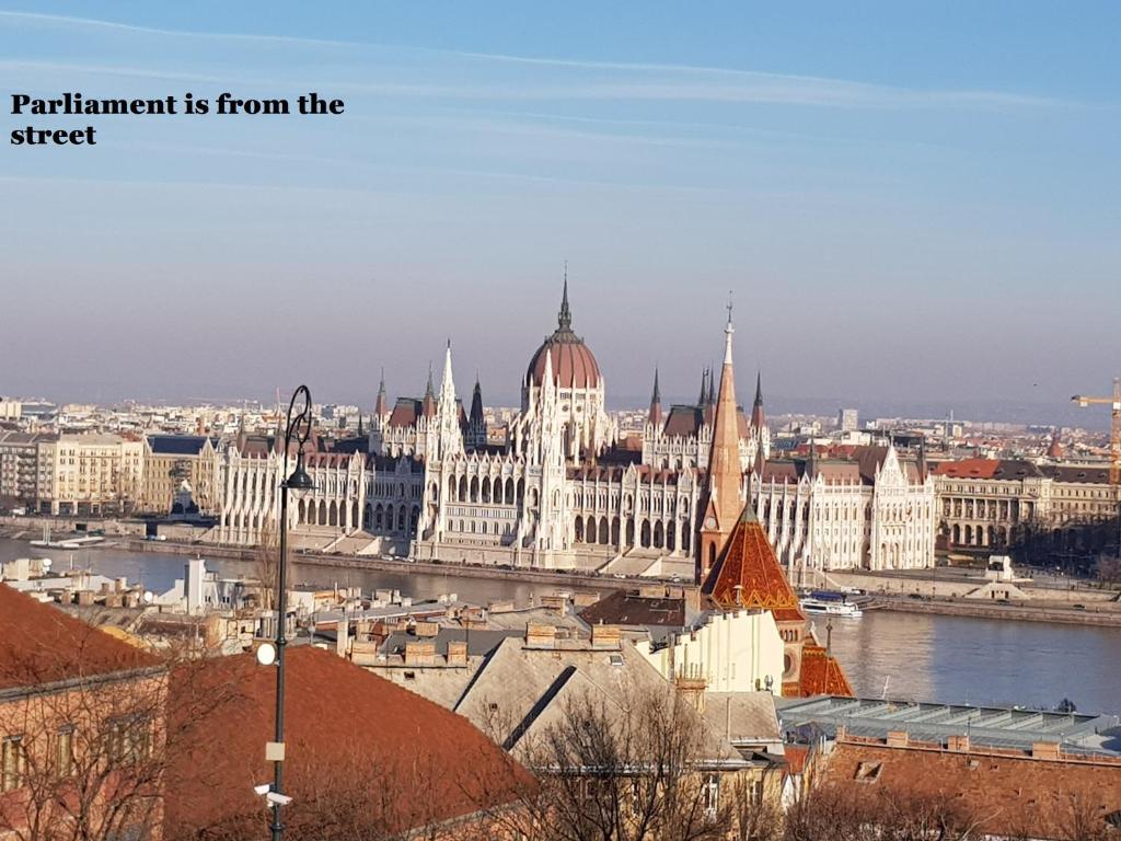 Výhľad na mesto Budapešť alebo výhľad na mesto priamo z apartmánu