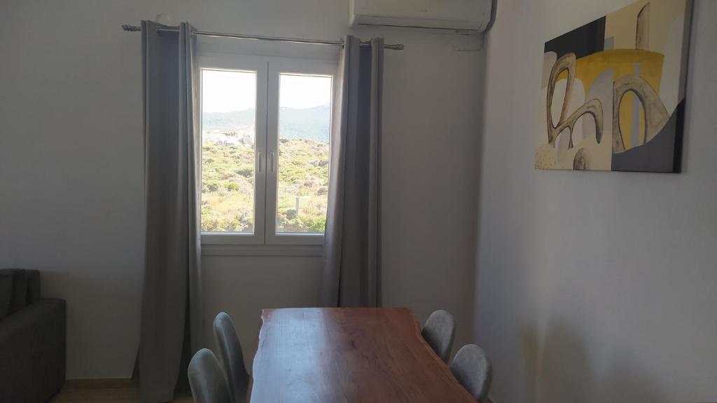 Fotografia z galérie ubytovania Πλατανακι 2 Seaview Apartment v destinácii Andros