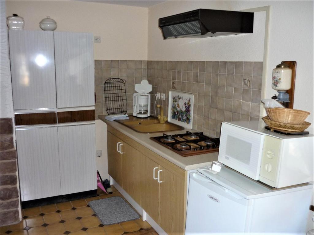 Kuchyň nebo kuchyňský kout v ubytování Gîte Hecker Alsace