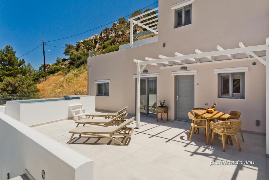 Balkón nebo terasa v ubytování Agnantema luxury suites