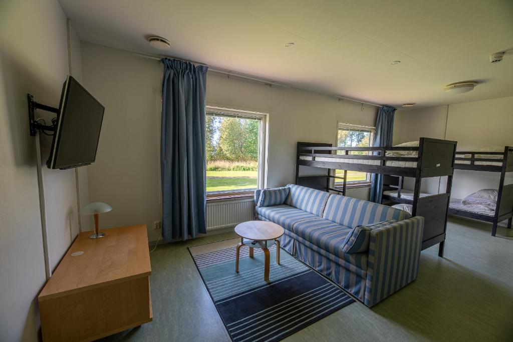 TV a/nebo společenská místnost v ubytování Systemairhallen Bed&Breakfast