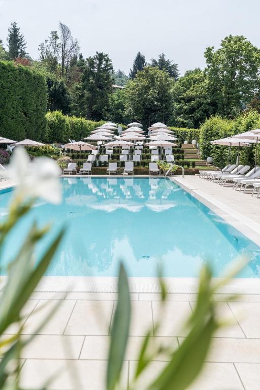 Bazén v ubytování Red's Redaelli Hotel nebo v jeho okolí