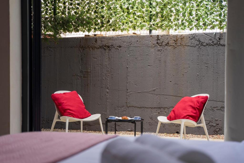 Moro Inn - Double Room With Patio