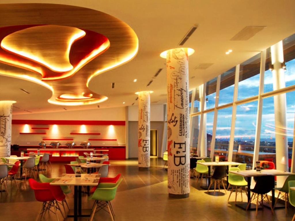 Restaurace v ubytování Ibis Padang