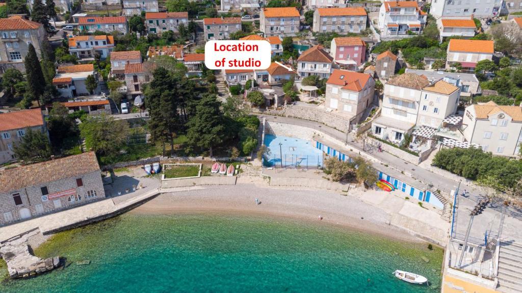 S 2 - modern studio just 50m from the beach