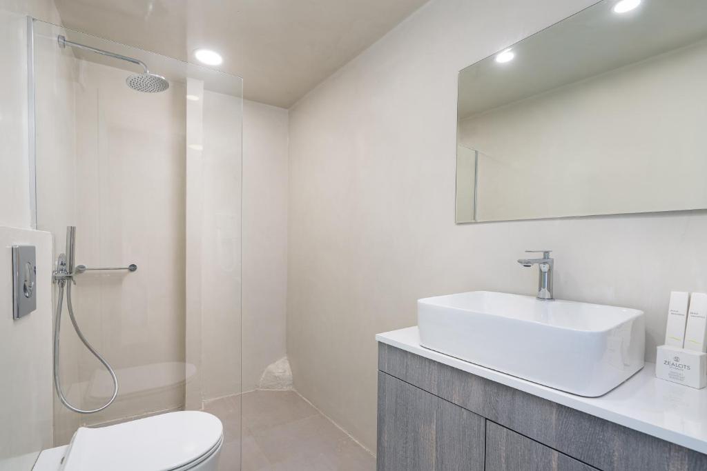 Koupelna v ubytování Kratiras View Luxury Suites