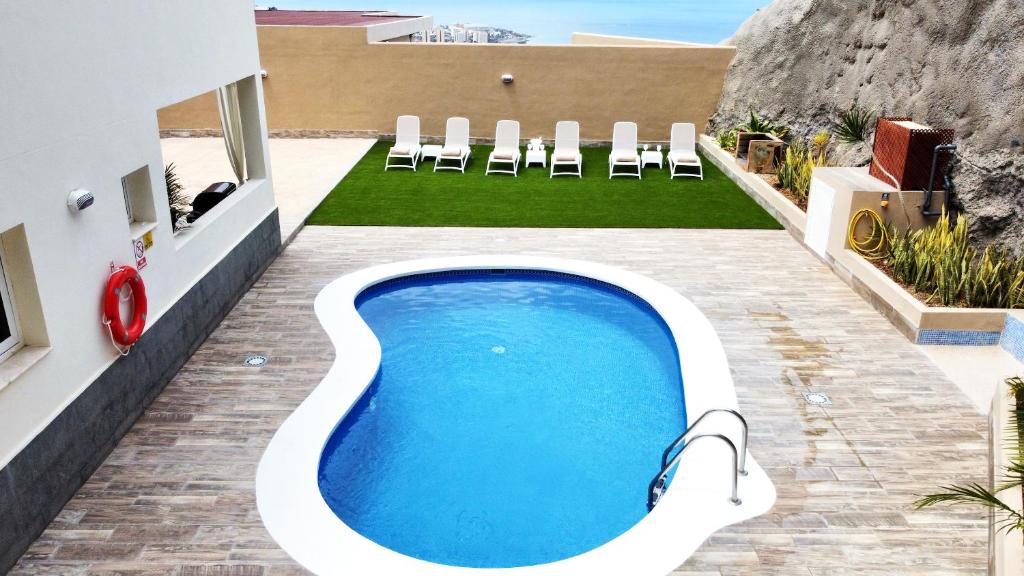 Bazen v nastanitvi oz. blizu nastanitve Luxury Villa Masca private heated pool