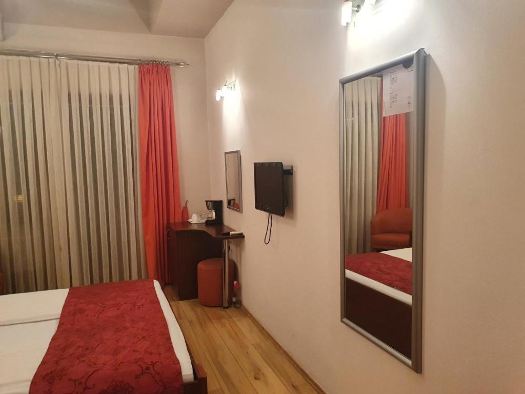 Villa Dea - Double Room With Balcony