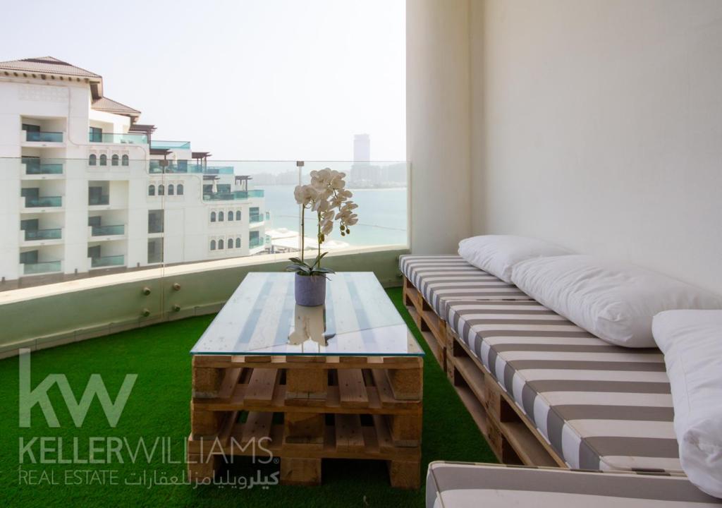 Royal Bay Azizi, Dubai (updated prices 2024)