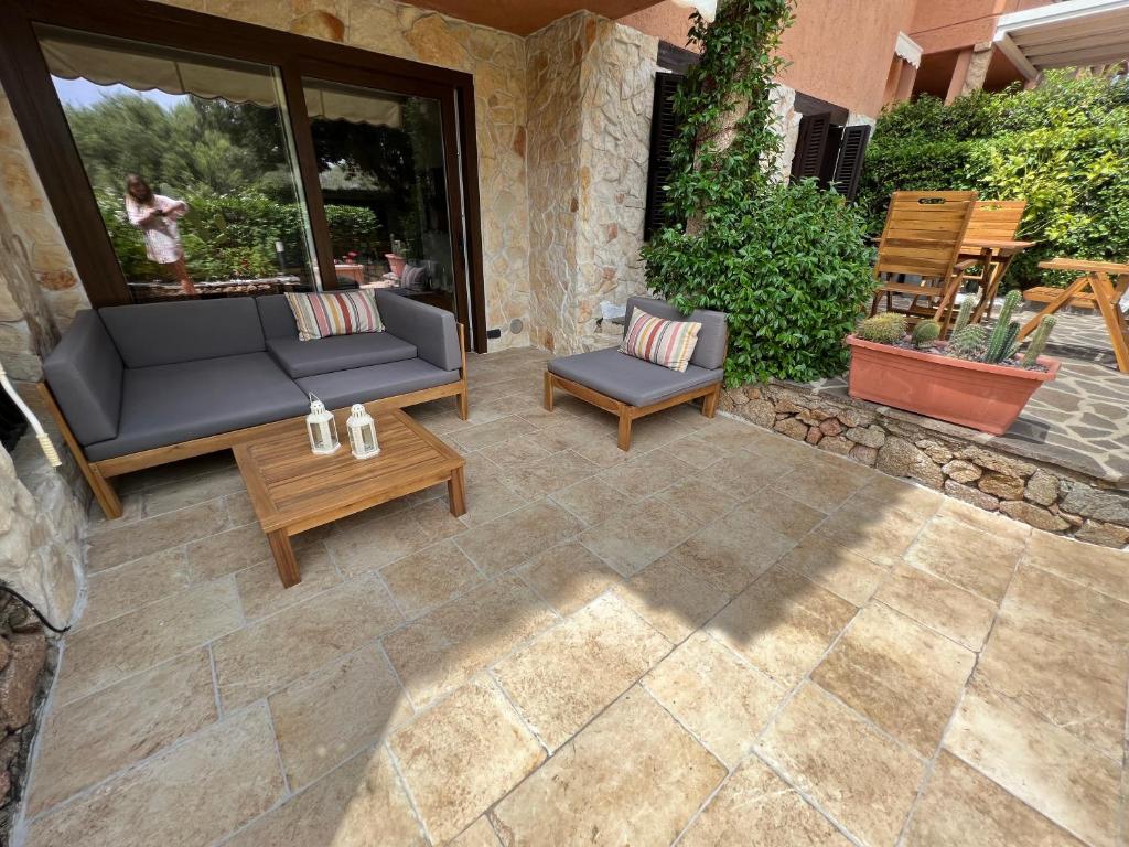 Patio alebo iná vonkajšia časť ubytovania Appartamento Porto Rotondo Rudargia