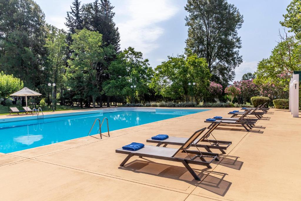 Bazén v ubytování Amalia Hotel Olympia nebo v jeho okolí