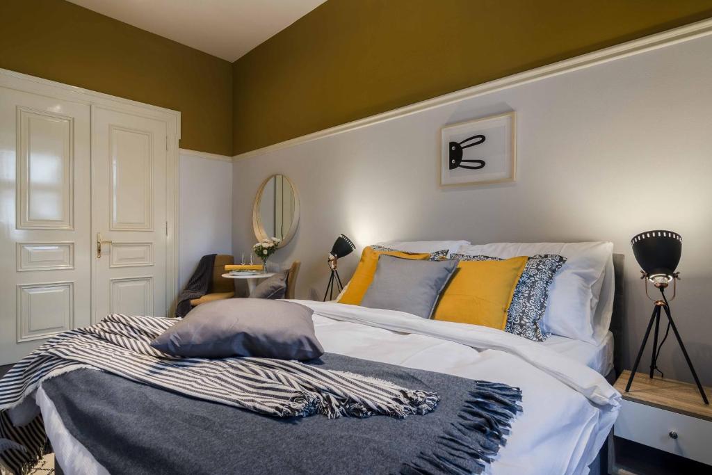 Charming Apartments Prague by Michal&Friends - 4