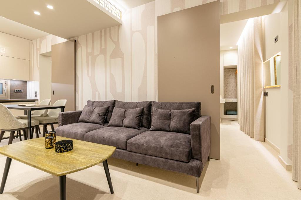 Posedenie v ubytovaní Vedi Town Luxury Apartment