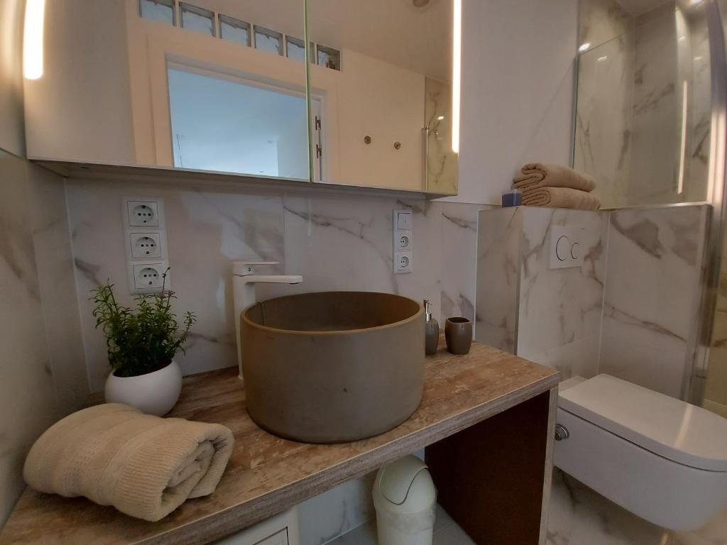 Koupelna v ubytování NIDO DEL AMOR deluxe 1a linéa Terraza Indoorpool Wifi Aire Netflix 10 metros a Cala del Pino