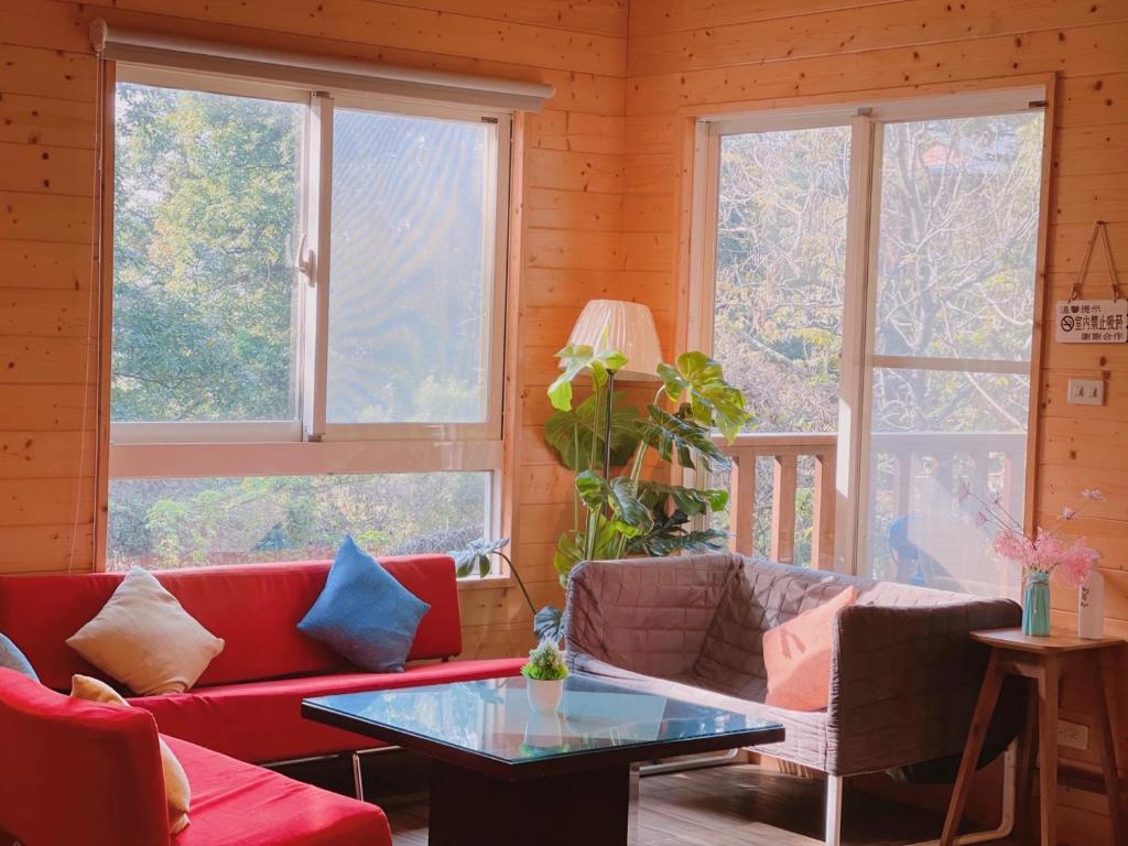 NONValley Starry Night House - Housity
