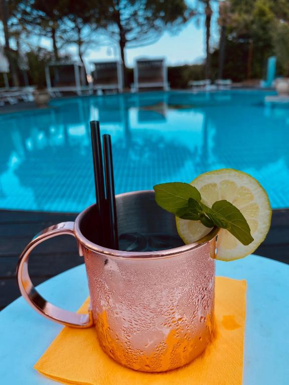 Bazén v ubytování Park Hotel Cellini nebo v jeho okolí