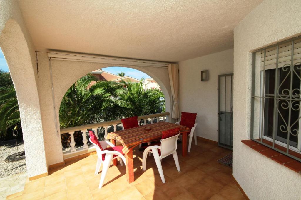 Balkón alebo terasa v ubytovaní Riumar "Cologne", 300m to beach, private pool, On-Site-Service, dog beach