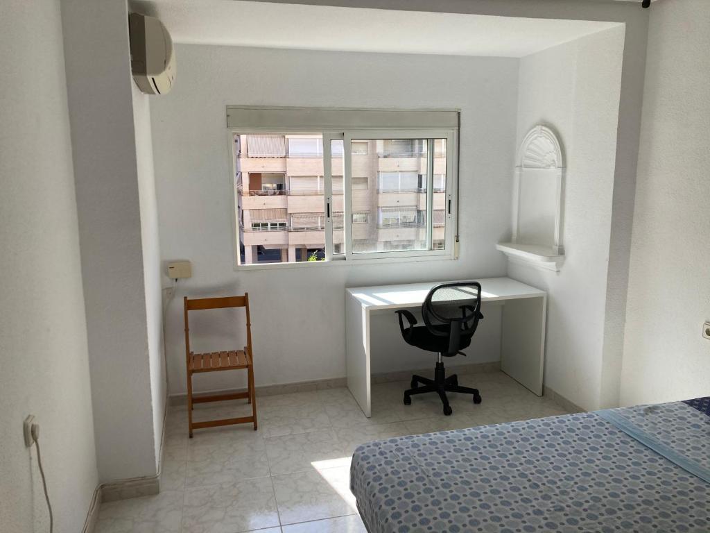 Fotografie z fotogalerie ubytování Beachside Rooms With Air-conditioning v destinaci Alicante