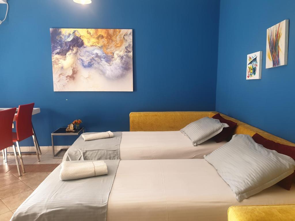 SEA & SUN Seaview Apartments { Fully equipped } - Image 15