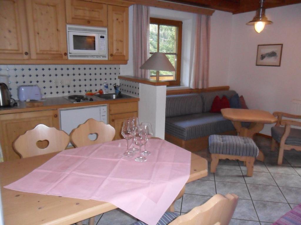 Kuchyň nebo kuchyňský kout v ubytování Landhaus Nockalm - Kärnten Card Sommer 2025 inklusive