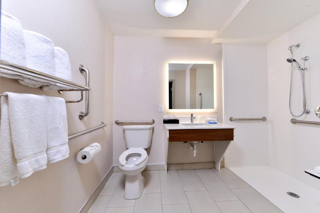 Holiday Inn Express Winston-Salem Medical Ctr Area photo