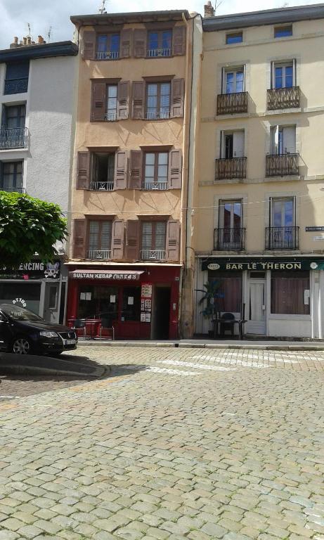 Fotografia z galérie ubytovania LE SULTAN DU THERON 1er Etage v destinácii Le Puy en Velay