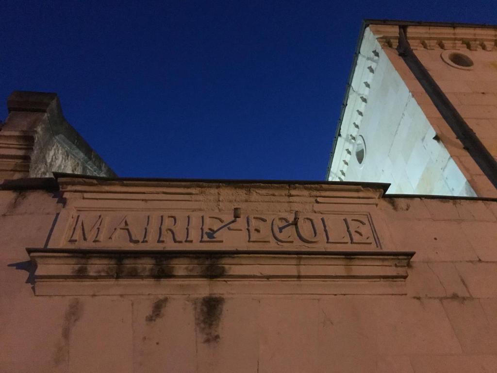 Fotografia z galérie ubytovania Logis Escale vue Loire, piscine semi-troglodyte v destinácii Trèves-Cunault