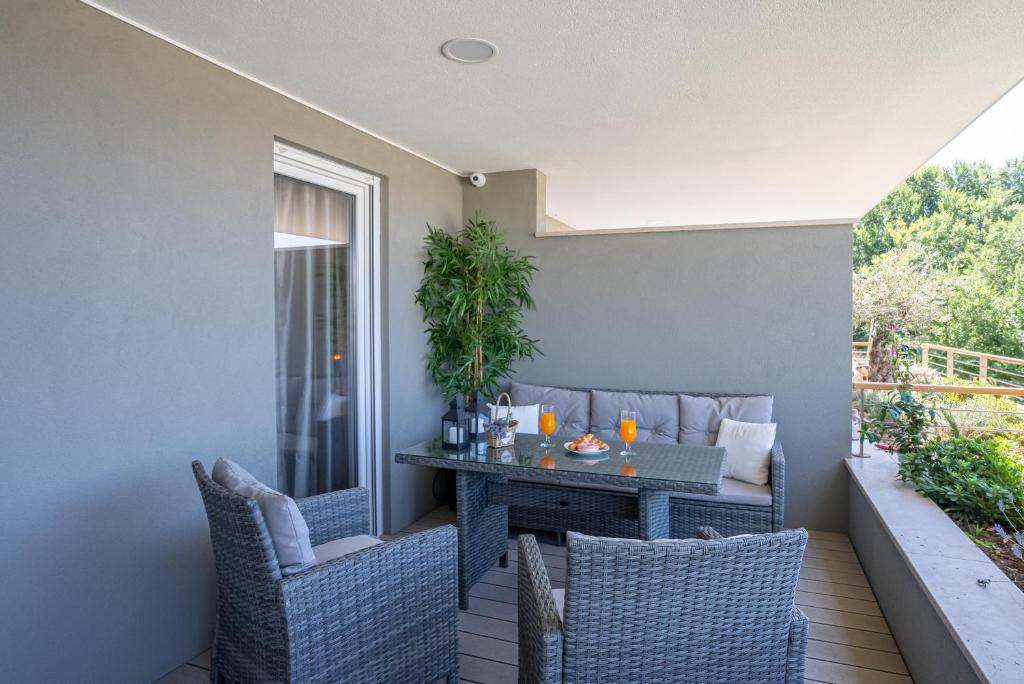 Posedenie v ubytovaní Morska vila 6 Luxury Apartment Žnjan