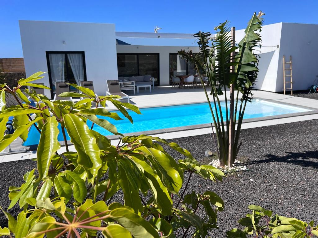 Bazén v ubytování Villa Valentina, Piscine chauffée et Sérénité nebo v jeho okolí