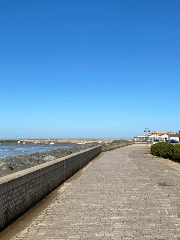 Zdjęcie z galerii obiektu Châtelaillon-Plage, maison de pêcheur en front de mer w mieście Châtelaillon-Plage