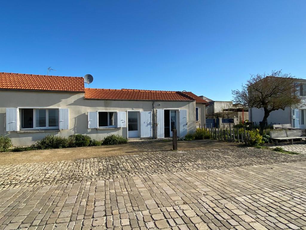 Zdjęcie z galerii obiektu Châtelaillon-Plage, maison de pêcheur en front de mer w mieście Châtelaillon-Plage