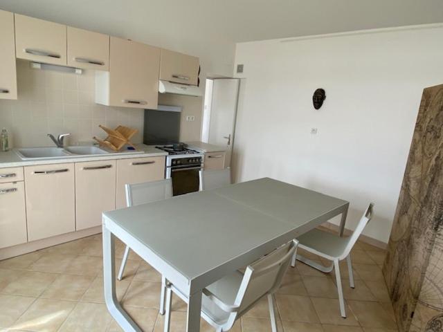 Zdjęcie z galerii obiektu Châtelaillon-Plage, maison de pêcheur en front de mer w mieście Châtelaillon-Plage