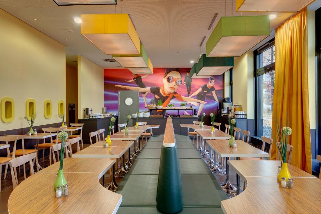 MEININGER Hotel Frankfurt Main / Airport - Resim 10