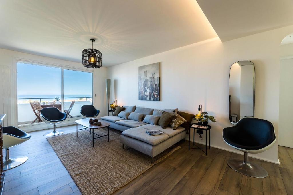 HODEI KEYWEEK 3 bedroom apartment with sea view in Biarritz