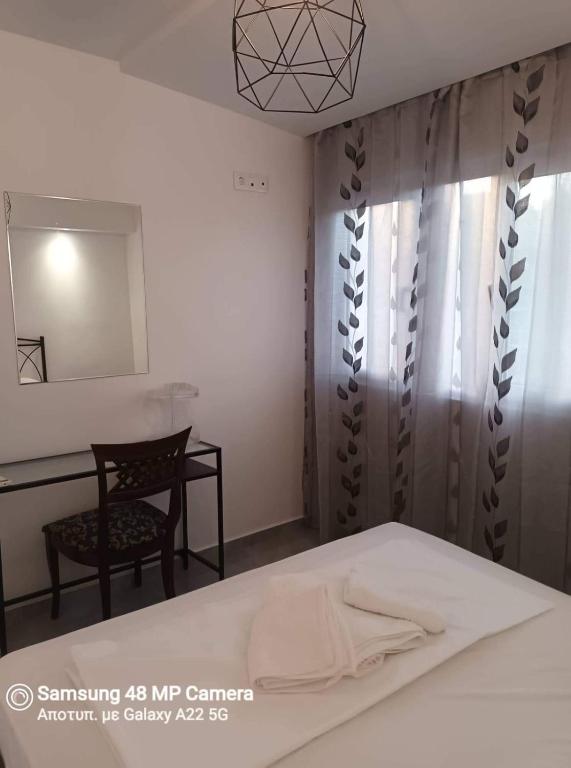 Oresti's Villa Near Airport & Beach - 10