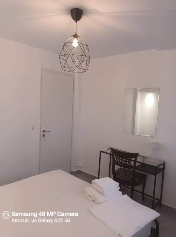 Oresti's Villa Near Airport & Beach - 11