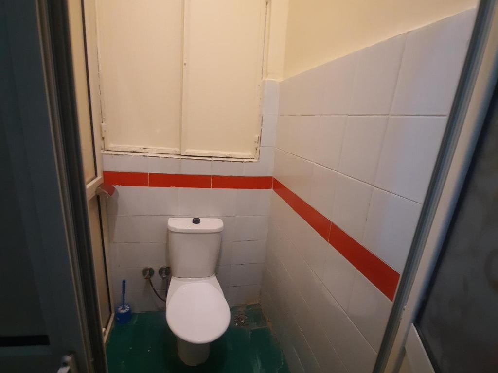 Un baño de happy life hostel