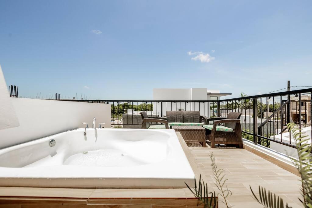 Stylish & Comfy Rooftop Terrace Jacuzzi BBQ, Punta Cana