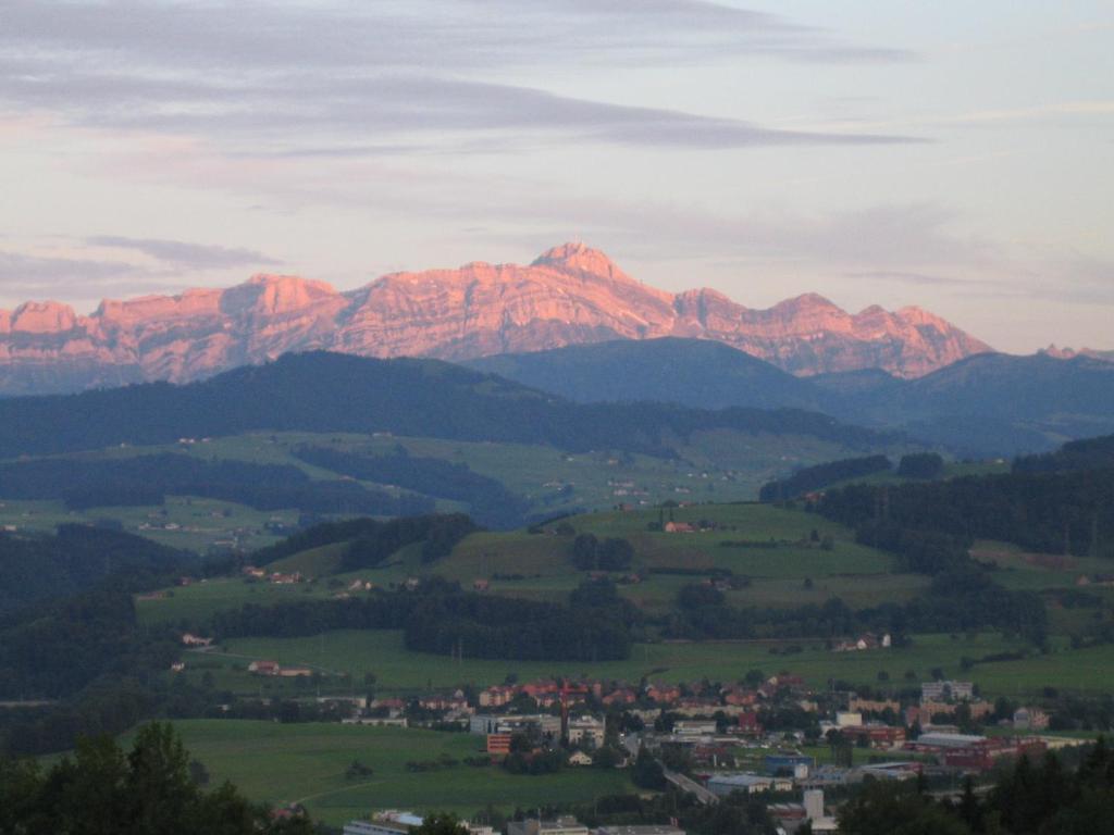 Newstar Hotel (Free Parking) - Resim 41