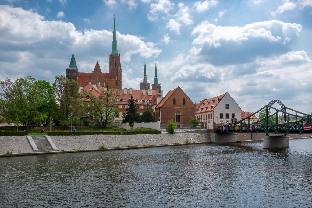 Výhled na řeku, která protéká v blízkosti apartmánu