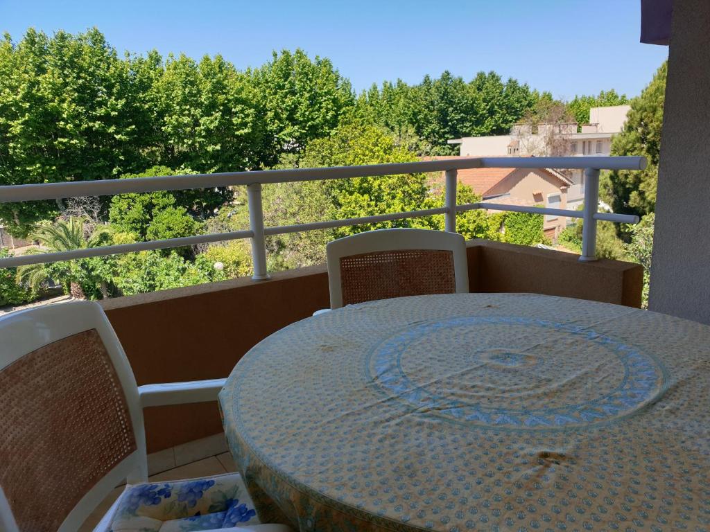 Balkón alebo terasa v ubytovaní PORT FREJUS Studio Cabine 100m des plages 4 Person