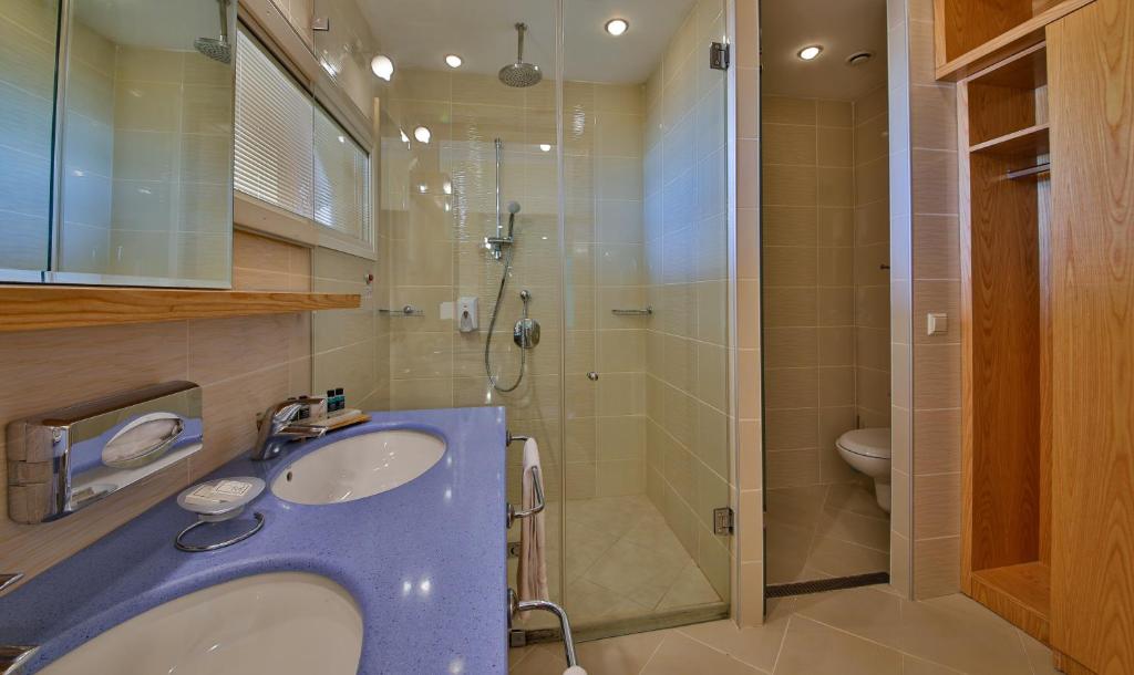 Superior Double Room with Balcony and Sea View