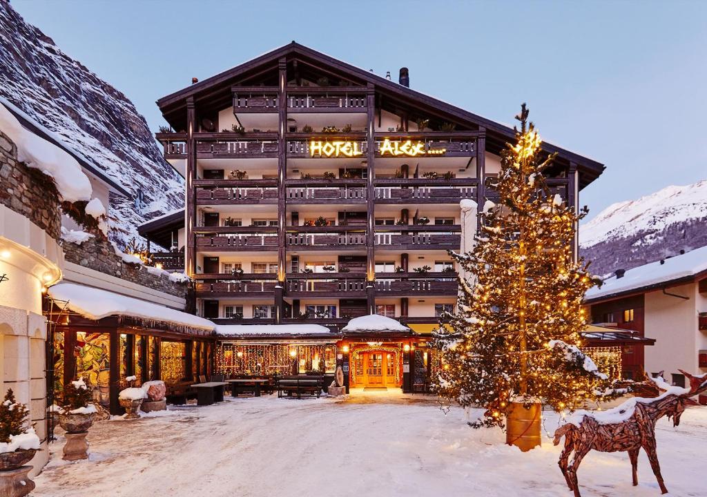 Nespecifikovaný výhled na hory nebo výhled na hory při pohledu z hotelu
