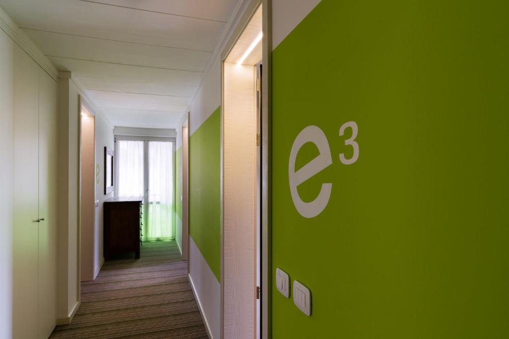 Zdjęcie z galerii obiektu Energy Hotel w mieście Calceranica al Lago