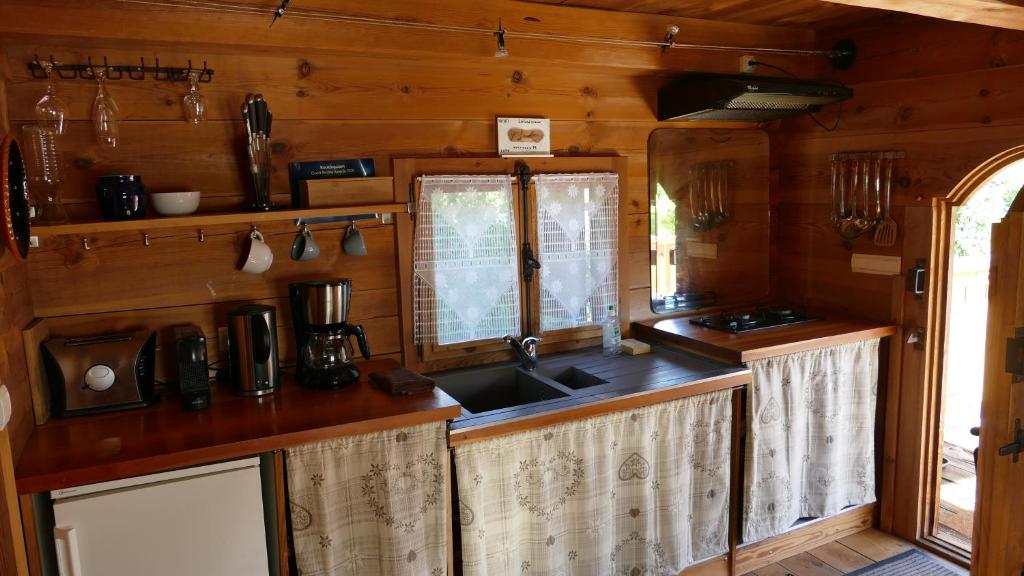 Kuchyň nebo kuchyňský kout v ubytování Chamonix petit chalet Cocooning