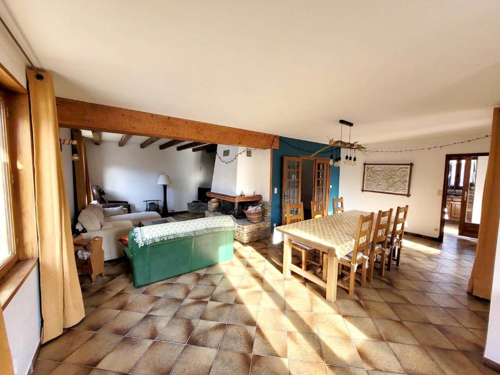 Chalet de 4 chambres avec jardin clos et wifi a Guillestre