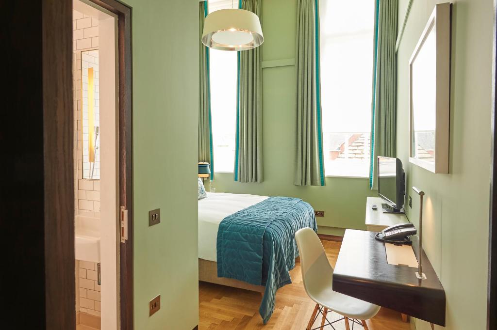 Postel nebo postele na pokoji v ubytování Hotel du Vin Exeter