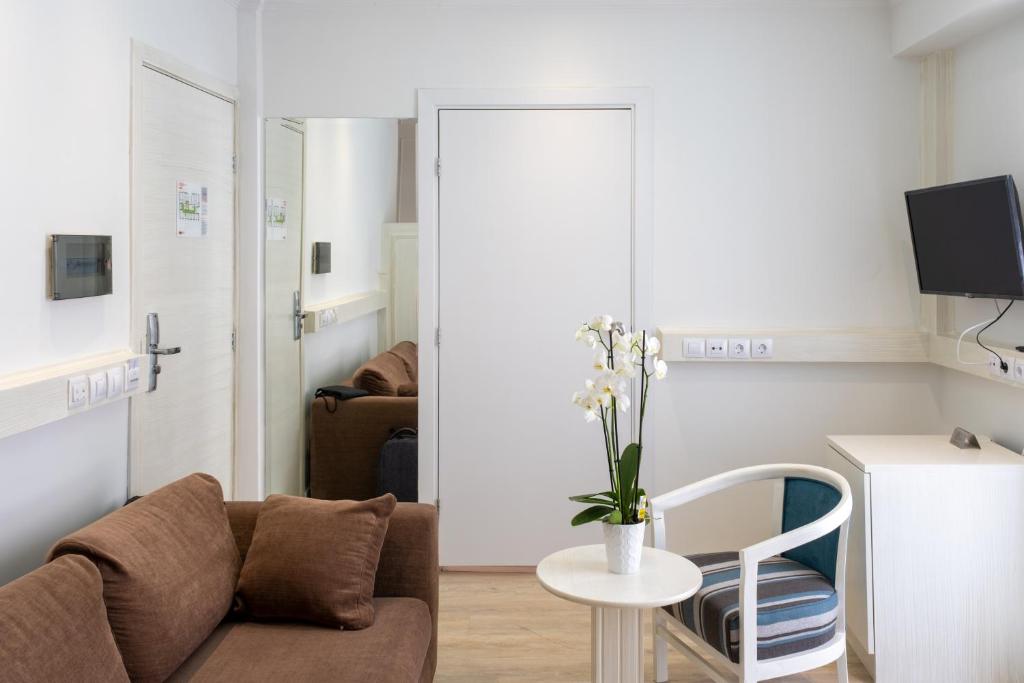 Athens Cypria Hotel - 初级套房